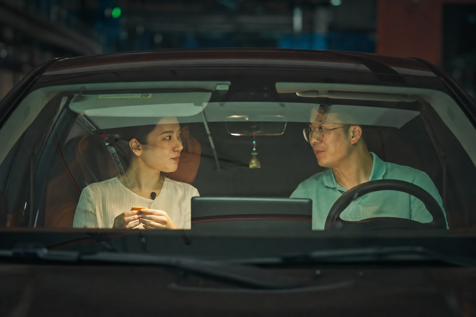 夫妻在车内对话的剧情短片案例